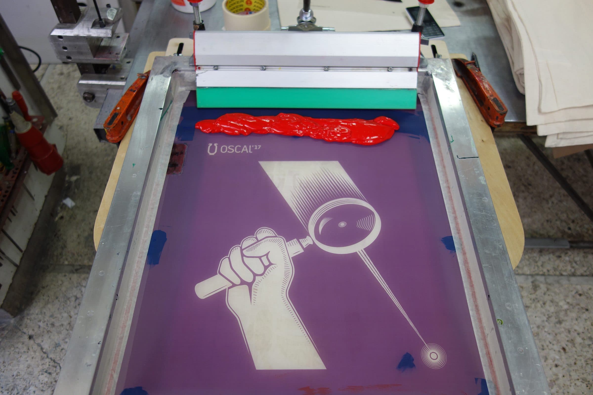 Screen printing process with colorful materials